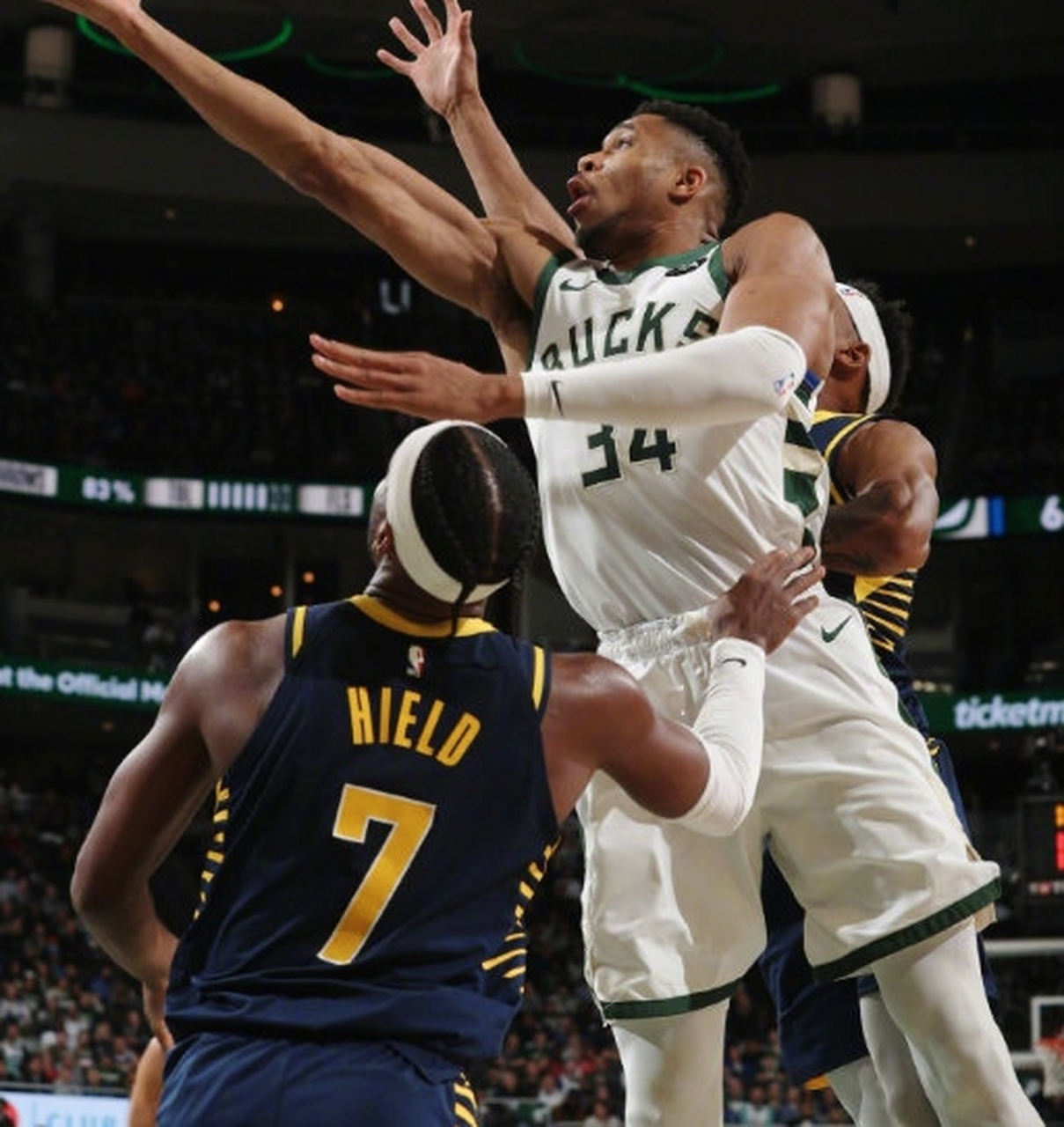 关于字母哥在西班牙队比赛中突破纪录,出色防守引发热议!的信息 关于字母哥在西班牙队比赛中突破纪录,出色防守引发热议!的信息